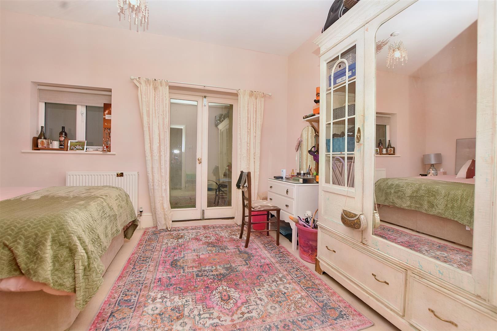 Property Details for Chatsworth Gardens, Eastbourne Town Property